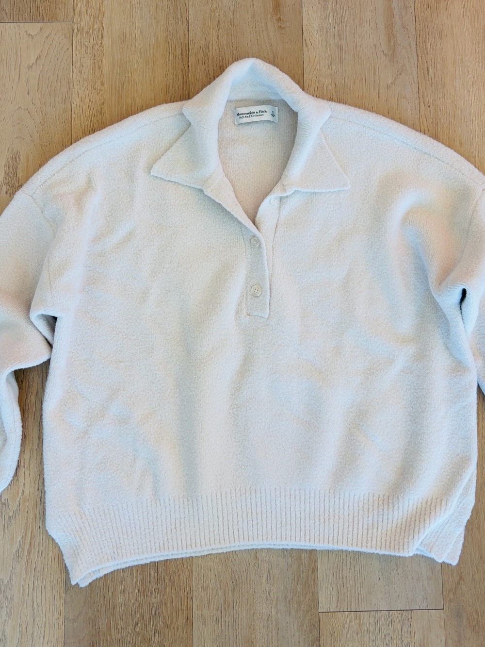 NWT Abercrombie & Fitch Beige Pullover Sweater Size Small - Picture 2 of 3